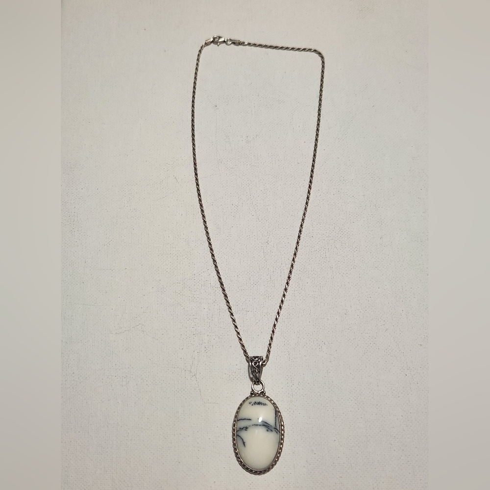 Native American White Buffalo Stone Pendant On A 925 Sterling Silver Necklace